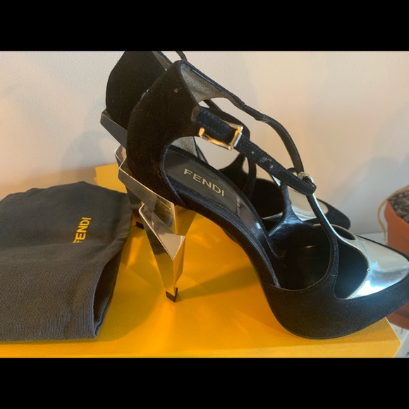 Beautiful, Authentic Stacked Fendi Heel - Picture 5 of 6